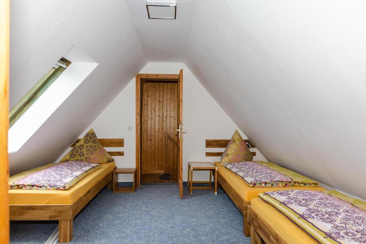 3-Raum-Fewo-Fuer-5-Personen-1-Aufbettung-Auf-Ruegen Apartment Schaprode Exterior photo